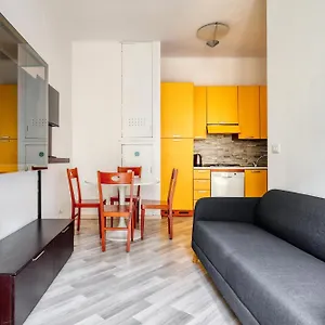 Appartamento Joivy Stylish 2-bed Flat, Easy Access To Centre, Milano